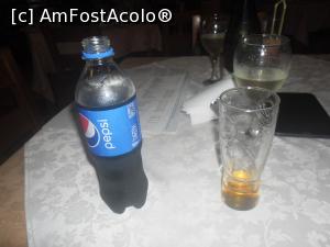 [P19] În așteptarea mâncării, pe terasa restaurantului Delta. Când este aglomerat, chelnerii se mișcă destul de greu.  » foto by crisbal
 - 
<span class="allrVoted glyphicon glyphicon-heart hidden" id="av887953"></span>
<a class="m-l-10 hidden" id="sv887953" onclick="voting_Foto_DelVot(,887953,3264)" role="button">șterge vot <span class="glyphicon glyphicon-remove"></span></a>
<a id="v9887953" class=" c-red"  onclick="voting_Foto_SetVot(887953)" role="button"><span class="glyphicon glyphicon-heart-empty"></span> <b>LIKE</b> = Votează poza</a> <img class="hidden"  id="f887953W9" src="/imagini/loader.gif" border="0" /><span class="AjErrMes hidden" id="e887953ErM"></span>