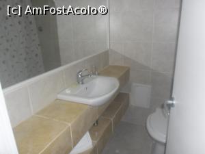 [P25] Baia camerei din hotelul Delta.  » foto by crisbal
 - 
<span class="allrVoted glyphicon glyphicon-heart hidden" id="av887966"></span>
<a class="m-l-10 hidden" id="sv887966" onclick="voting_Foto_DelVot(,887966,3264)" role="button">șterge vot <span class="glyphicon glyphicon-remove"></span></a>
<a id="v9887966" class=" c-red"  onclick="voting_Foto_SetVot(887966)" role="button"><span class="glyphicon glyphicon-heart-empty"></span> <b>LIKE</b> = Votează poza</a> <img class="hidden"  id="f887966W9" src="/imagini/loader.gif" border="0" /><span class="AjErrMes hidden" id="e887966ErM"></span>