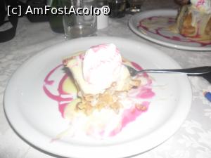 [P28] Plăcinta englezească la terasa hotelului Delta! Un deliciu, o recomand cu încredere! Unul dintre cele mai bune deserturi ale restaurantului!  » foto by crisbal
 - 
<span class="allrVoted glyphicon glyphicon-heart hidden" id="av887969"></span>
<a class="m-l-10 hidden" id="sv887969" onclick="voting_Foto_DelVot(,887969,3264)" role="button">șterge vot <span class="glyphicon glyphicon-remove"></span></a>
<a id="v9887969" class=" c-red"  onclick="voting_Foto_SetVot(887969)" role="button"><span class="glyphicon glyphicon-heart-empty"></span> <b>LIKE</b> = Votează poza</a> <img class="hidden"  id="f887969W9" src="/imagini/loader.gif" border="0" /><span class="AjErrMes hidden" id="e887969ErM"></span>