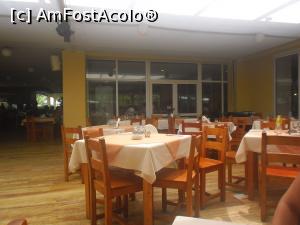 [P09] Terasa restaurantului Delta.  » foto by crisbal
 - 
<span class="allrVoted glyphicon glyphicon-heart hidden" id="av887939"></span>
<a class="m-l-10 hidden" id="sv887939" onclick="voting_Foto_DelVot(,887939,3264)" role="button">șterge vot <span class="glyphicon glyphicon-remove"></span></a>
<a id="v9887939" class=" c-red"  onclick="voting_Foto_SetVot(887939)" role="button"><span class="glyphicon glyphicon-heart-empty"></span> <b>LIKE</b> = Votează poza</a> <img class="hidden"  id="f887939W9" src="/imagini/loader.gif" border="0" /><span class="AjErrMes hidden" id="e887939ErM"></span>