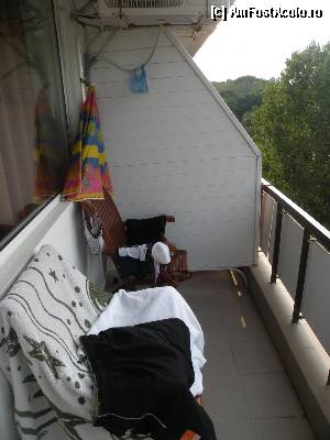 [P04] Balconul, ideal pentru a servi cafeaua privind cum rasare soarele din mare.  » foto by hcm
 - 
<span class="allrVoted glyphicon glyphicon-heart hidden" id="av352635"></span>
<a class="m-l-10 hidden" id="sv352635" onclick="voting_Foto_DelVot(,352635,3264)" role="button">șterge vot <span class="glyphicon glyphicon-remove"></span></a>
<a id="v9352635" class=" c-red"  onclick="voting_Foto_SetVot(352635)" role="button"><span class="glyphicon glyphicon-heart-empty"></span> <b>LIKE</b> = Votează poza</a> <img class="hidden"  id="f352635W9" src="/imagini/loader.gif" border="0" /><span class="AjErrMes hidden" id="e352635ErM"></span>