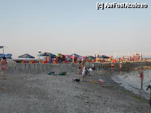 [P06] Plaja situata langa locul de joaca al copiilor, plina de scoici, putin neamenajata. Plaja din partea cu locurile de joaca era putin mai fina » foto by hcm
 - 
<span class="allrVoted glyphicon glyphicon-heart hidden" id="av352637"></span>
<a class="m-l-10 hidden" id="sv352637" onclick="voting_Foto_DelVot(,352637,3264)" role="button">șterge vot <span class="glyphicon glyphicon-remove"></span></a>
<a id="v9352637" class=" c-red"  onclick="voting_Foto_SetVot(352637)" role="button"><span class="glyphicon glyphicon-heart-empty"></span> <b>LIKE</b> = Votează poza</a> <img class="hidden"  id="f352637W9" src="/imagini/loader.gif" border="0" /><span class="AjErrMes hidden" id="e352637ErM"></span>