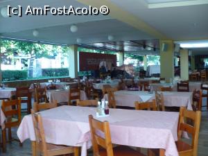 [P12] terasa restaurantului si scena unde o formatie cânta în fiecare seara » foto by Yolanda
 - 
<span class="allrVoted glyphicon glyphicon-heart hidden" id="av999833"></span>
<a class="m-l-10 hidden" id="sv999833" onclick="voting_Foto_DelVot(,999833,3264)" role="button">șterge vot <span class="glyphicon glyphicon-remove"></span></a>
<a id="v9999833" class=" c-red"  onclick="voting_Foto_SetVot(999833)" role="button"><span class="glyphicon glyphicon-heart-empty"></span> <b>LIKE</b> = Votează poza</a> <img class="hidden"  id="f999833W9" src="/imagini/loader.gif" border="0" /><span class="AjErrMes hidden" id="e999833ErM"></span>
