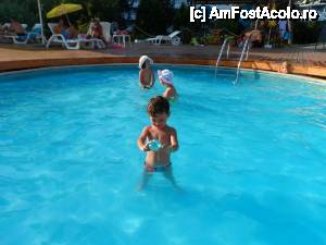 [P05] piscina copii » foto by irina mariana
 - 
<span class="allrVoted glyphicon glyphicon-heart hidden" id="av455226"></span>
<a class="m-l-10 hidden" id="sv455226" onclick="voting_Foto_DelVot(,455226,3264)" role="button">șterge vot <span class="glyphicon glyphicon-remove"></span></a>
<a id="v9455226" class=" c-red"  onclick="voting_Foto_SetVot(455226)" role="button"><span class="glyphicon glyphicon-heart-empty"></span> <b>LIKE</b> = Votează poza</a> <img class="hidden"  id="f455226W9" src="/imagini/loader.gif" border="0" /><span class="AjErrMes hidden" id="e455226ErM"></span>