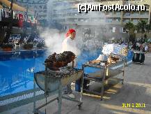 [P07] mielul la protap pregatit la petrecere » foto by cathzel
 - 
<span class="allrVoted glyphicon glyphicon-heart hidden" id="av219319"></span>
<a class="m-l-10 hidden" id="sv219319" onclick="voting_Foto_DelVot(,219319,3296)" role="button">șterge vot <span class="glyphicon glyphicon-remove"></span></a>
<a id="v9219319" class=" c-red"  onclick="voting_Foto_SetVot(219319)" role="button"><span class="glyphicon glyphicon-heart-empty"></span> <b>LIKE</b> = Votează poza</a> <img class="hidden"  id="f219319W9" src="/imagini/loader.gif" border="0" /><span class="AjErrMes hidden" id="e219319ErM"></span>
