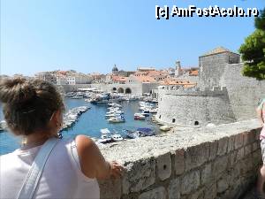 [P15] Dubrovnik - portul vechi.  » foto by TraianS
 - 
<span class="allrVoted glyphicon glyphicon-heart hidden" id="av359089"></span>
<a class="m-l-10 hidden" id="sv359089" onclick="voting_Foto_DelVot(,359089,3304)" role="button">șterge vot <span class="glyphicon glyphicon-remove"></span></a>
<a id="v9359089" class=" c-red"  onclick="voting_Foto_SetVot(359089)" role="button"><span class="glyphicon glyphicon-heart-empty"></span> <b>LIKE</b> = Votează poza</a> <img class="hidden"  id="f359089W9" src="/imagini/loader.gif" border="0" /><span class="AjErrMes hidden" id="e359089ErM"></span>