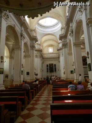 [P39] Catedrala Dubrovnik - interior.  » foto by TraianS
 - 
<span class="allrVoted glyphicon glyphicon-heart hidden" id="av359229"></span>
<a class="m-l-10 hidden" id="sv359229" onclick="voting_Foto_DelVot(,359229,3304)" role="button">șterge vot <span class="glyphicon glyphicon-remove"></span></a>
<a id="v9359229" class=" c-red"  onclick="voting_Foto_SetVot(359229)" role="button"><span class="glyphicon glyphicon-heart-empty"></span> <b>LIKE</b> = Votează poza</a> <img class="hidden"  id="f359229W9" src="/imagini/loader.gif" border="0" /><span class="AjErrMes hidden" id="e359229ErM"></span>