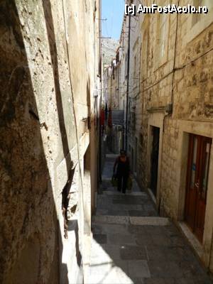 [P46] 'Ulica' (ulita) din Dubrovnik. Majoritatea dau in Stradun.  » foto by TraianS
 - 
<span class="allrVoted glyphicon glyphicon-heart hidden" id="av359236"></span>
<a class="m-l-10 hidden" id="sv359236" onclick="voting_Foto_DelVot(,359236,3304)" role="button">șterge vot <span class="glyphicon glyphicon-remove"></span></a>
<a id="v9359236" class=" c-red"  onclick="voting_Foto_SetVot(359236)" role="button"><span class="glyphicon glyphicon-heart-empty"></span> <b>LIKE</b> = Votează poza</a> <img class="hidden"  id="f359236W9" src="/imagini/loader.gif" border="0" /><span class="AjErrMes hidden" id="e359236ErM"></span>