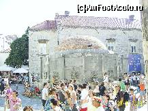 [P15] fantana bombardata de armata sarba in timpul razboiului. d-voastra intelegeti cu cine sau cu ce se razboiau??? noroc ca a putut fi reconstruita » foto by petrus95
 - 
<span class="allrVoted glyphicon glyphicon-heart hidden" id="av125545"></span>
<a class="m-l-10 hidden" id="sv125545" onclick="voting_Foto_DelVot(,125545,3304)" role="button">șterge vot <span class="glyphicon glyphicon-remove"></span></a>
<a id="v9125545" class=" c-red"  onclick="voting_Foto_SetVot(125545)" role="button"><span class="glyphicon glyphicon-heart-empty"></span> <b>LIKE</b> = Votează poza</a> <img class="hidden"  id="f125545W9" src="/imagini/loader.gif" border="0" /><span class="AjErrMes hidden" id="e125545ErM"></span>