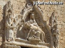 [P11] detaliu deasupra intrarii in manastirea Franciscana 1498 , manastira adaposteste un din principalele biblioteci din Croatia si o farmacie care functioneazsa fara intrerupere din secolul 14 » foto by Cristian_h
 - 
<span class="allrVoted glyphicon glyphicon-heart hidden" id="av17240"></span>
<a class="m-l-10 hidden" id="sv17240" onclick="voting_Foto_DelVot(,17240,3304)" role="button">șterge vot <span class="glyphicon glyphicon-remove"></span></a>
<a id="v917240" class=" c-red"  onclick="voting_Foto_SetVot(17240)" role="button"><span class="glyphicon glyphicon-heart-empty"></span> <b>LIKE</b> = Votează poza</a> <img class="hidden"  id="f17240W9" src="/imagini/loader.gif" border="0" /><span class="AjErrMes hidden" id="e17240ErM"></span>
