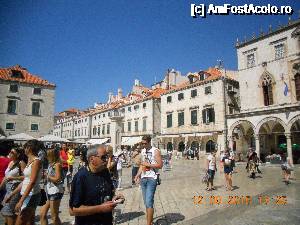 [P23] piata Loggia - Dubrovnik » foto by zlatna
 - 
<span class="allrVoted glyphicon glyphicon-heart hidden" id="av685058"></span>
<a class="m-l-10 hidden" id="sv685058" onclick="voting_Foto_DelVot(,685058,3304)" role="button">șterge vot <span class="glyphicon glyphicon-remove"></span></a>
<a id="v9685058" class=" c-red"  onclick="voting_Foto_SetVot(685058)" role="button"><span class="glyphicon glyphicon-heart-empty"></span> <b>LIKE</b> = Votează poza</a> <img class="hidden"  id="f685058W9" src="/imagini/loader.gif" border="0" /><span class="AjErrMes hidden" id="e685058ErM"></span>