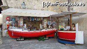 [P15] Magazin de suveniruri în port » foto by crismis
 - 
<span class="allrVoted glyphicon glyphicon-heart hidden" id="av697970"></span>
<a class="m-l-10 hidden" id="sv697970" onclick="voting_Foto_DelVot(,697970,3304)" role="button">șterge vot <span class="glyphicon glyphicon-remove"></span></a>
<a id="v9697970" class=" c-red"  onclick="voting_Foto_SetVot(697970)" role="button"><span class="glyphicon glyphicon-heart-empty"></span> <b>LIKE</b> = Votează poza</a> <img class="hidden"  id="f697970W9" src="/imagini/loader.gif" border="0" /><span class="AjErrMes hidden" id="e697970ErM"></span>
