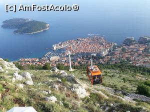 [P61] Cu telecabina spre platoul muntelui Srđ (413 m) pentru o priveliște faină.  » foto by Aurici
 - 
<span class="allrVoted glyphicon glyphicon-heart hidden" id="av1014712"></span>
<a class="m-l-10 hidden" id="sv1014712" onclick="voting_Foto_DelVot(,1014712,3304)" role="button">șterge vot <span class="glyphicon glyphicon-remove"></span></a>
<a id="v91014712" class=" c-red"  onclick="voting_Foto_SetVot(1014712)" role="button"><span class="glyphicon glyphicon-heart-empty"></span> <b>LIKE</b> = Votează poza</a> <img class="hidden"  id="f1014712W9" src="/imagini/loader.gif" border="0" /><span class="AjErrMes hidden" id="e1014712ErM"></span>