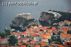 [P64] Vedere de pe muntele Srđ - cetatea și Fortăreața Lovrijenac.  » foto by Aurici
 - 
<span class="allrVoted glyphicon glyphicon-heart hidden" id="av1014715"></span>
<a class="m-l-10 hidden" id="sv1014715" onclick="voting_Foto_DelVot(,1014715,3304)" role="button">șterge vot <span class="glyphicon glyphicon-remove"></span></a>
<a id="v91014715" class=" c-red"  onclick="voting_Foto_SetVot(1014715)" role="button"><span class="glyphicon glyphicon-heart-empty"></span> <b>LIKE</b> = Votează poza</a> <img class="hidden"  id="f1014715W9" src="/imagini/loader.gif" border="0" /><span class="AjErrMes hidden" id="e1014715ErM"></span>