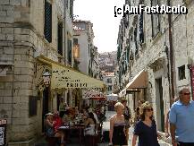 [P14] Strada adiacenta cu Stradun, cu restaurante specific croate din Dubrovnik (se vad obloanele verzi de la ferestre) » foto by ileanaxperta*
 - 
<span class="allrVoted glyphicon glyphicon-heart hidden" id="av269244"></span>
<a class="m-l-10 hidden" id="sv269244" onclick="voting_Foto_DelVot(,269244,3304)" role="button">șterge vot <span class="glyphicon glyphicon-remove"></span></a>
<a id="v9269244" class=" c-red"  onclick="voting_Foto_SetVot(269244)" role="button"><span class="glyphicon glyphicon-heart-empty"></span> <b>LIKE</b> = Votează poza</a> <img class="hidden"  id="f269244W9" src="/imagini/loader.gif" border="0" /><span class="AjErrMes hidden" id="e269244ErM"></span>