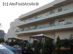 [P02] Golden Beach Hotel - Latura dinspre străduța ce coboară spre mare.  » foto by iulianic
 - 
<span class="allrVoted glyphicon glyphicon-heart hidden" id="av797657"></span>
<a class="m-l-10 hidden" id="sv797657" onclick="voting_Foto_DelVot(,797657,3311)" role="button">șterge vot <span class="glyphicon glyphicon-remove"></span></a>
<a id="v9797657" class=" c-red"  onclick="voting_Foto_SetVot(797657)" role="button"><span class="glyphicon glyphicon-heart-empty"></span> <b>LIKE</b> = Votează poza</a> <img class="hidden"  id="f797657W9" src="/imagini/loader.gif" border="0" /><span class="AjErrMes hidden" id="e797657ErM"></span>