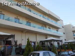 [P04] Golden Beach Hotel - Terasa parțial acoperită și intrarea secundară.  » foto by iulianic
 - 
<span class="allrVoted glyphicon glyphicon-heart hidden" id="av797661"></span>
<a class="m-l-10 hidden" id="sv797661" onclick="voting_Foto_DelVot(,797661,3311)" role="button">șterge vot <span class="glyphicon glyphicon-remove"></span></a>
<a id="v9797661" class=" c-red"  onclick="voting_Foto_SetVot(797661)" role="button"><span class="glyphicon glyphicon-heart-empty"></span> <b>LIKE</b> = Votează poza</a> <img class="hidden"  id="f797661W9" src="/imagini/loader.gif" border="0" /><span class="AjErrMes hidden" id="e797661ErM"></span>