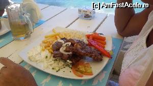 [P02] Cotlet de berbecut la restaurantul Veranda » foto by Cipolino
 - 
<span class="allrVoted glyphicon glyphicon-heart hidden" id="av531713"></span>
<a class="m-l-10 hidden" id="sv531713" onclick="voting_Foto_DelVot(,531713,3311)" role="button">șterge vot <span class="glyphicon glyphicon-remove"></span></a>
<a id="v9531713" class=" c-red"  onclick="voting_Foto_SetVot(531713)" role="button"><span class="glyphicon glyphicon-heart-empty"></span> <b>LIKE</b> = Votează poza</a> <img class="hidden"  id="f531713W9" src="/imagini/loader.gif" border="0" /><span class="AjErrMes hidden" id="e531713ErM"></span>