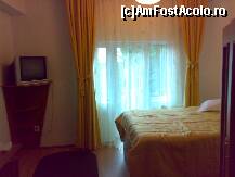[P03] pensiunea Casa Noastra - camera cu doua paturi duble » foto by essib*
 - 
<span class="allrVoted glyphicon glyphicon-heart hidden" id="av291671"></span>
<a class="m-l-10 hidden" id="sv291671" onclick="voting_Foto_DelVot(,291671,3317)" role="button">șterge vot <span class="glyphicon glyphicon-remove"></span></a>
<a id="v9291671" class=" c-red"  onclick="voting_Foto_SetVot(291671)" role="button"><span class="glyphicon glyphicon-heart-empty"></span> <b>LIKE</b> = Votează poza</a> <img class="hidden"  id="f291671W9" src="/imagini/loader.gif" border="0" /><span class="AjErrMes hidden" id="e291671ErM"></span>