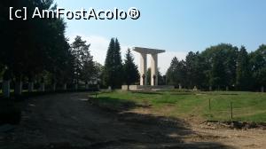 [P11] Monumentul de pe Câmpia Libertății » foto by adialexe
 - 
<span class="allrVoted glyphicon glyphicon-heart hidden" id="av805843"></span>
<a class="m-l-10 hidden" id="sv805843" onclick="voting_Foto_DelVot(,805843,3340)" role="button">șterge vot <span class="glyphicon glyphicon-remove"></span></a>
<a id="v9805843" class=" c-red"  onclick="voting_Foto_SetVot(805843)" role="button"><span class="glyphicon glyphicon-heart-empty"></span> <b>LIKE</b> = Votează poza</a> <img class="hidden"  id="f805843W9" src="/imagini/loader.gif" border="0" /><span class="AjErrMes hidden" id="e805843ErM"></span>