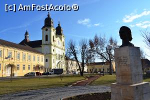 [P16] Piața 1848 și bustul lui Eminescu » foto by AZE
 - 
<span class="allrVoted glyphicon glyphicon-heart hidden" id="av1057137"></span>
<a class="m-l-10 hidden" id="sv1057137" onclick="voting_Foto_DelVot(,1057137,3340)" role="button">șterge vot <span class="glyphicon glyphicon-remove"></span></a>
<a id="v91057137" class=" c-red"  onclick="voting_Foto_SetVot(1057137)" role="button"><span class="glyphicon glyphicon-heart-empty"></span> <b>LIKE</b> = Votează poza</a> <img class="hidden"  id="f1057137W9" src="/imagini/loader.gif" border="0" /><span class="AjErrMes hidden" id="e1057137ErM"></span>