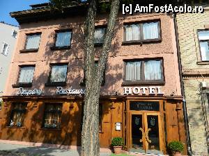 [P01] Hotelul Gloria, aproape de aeroport dar mai aproape de M3 » foto by ileanaxperta*
 - 
<span class="allrVoted glyphicon glyphicon-heart hidden" id="av364112"></span>
<a class="m-l-10 hidden" id="sv364112" onclick="voting_Foto_DelVot(,364112,3357)" role="button">șterge vot <span class="glyphicon glyphicon-remove"></span></a>
<a id="v9364112" class=" c-red"  onclick="voting_Foto_SetVot(364112)" role="button"><span class="glyphicon glyphicon-heart-empty"></span> <b>LIKE</b> = Votează poza</a> <img class="hidden"  id="f364112W9" src="/imagini/loader.gif" border="0" /><span class="AjErrMes hidden" id="e364112ErM"></span>
