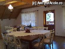 [P09] Sala pentru relaxare, cu TV, de la etajul !.
usa se deschide către un balcon cu o panorama deosebita! » foto by nedan64
 - 
<span class="allrVoted glyphicon glyphicon-heart hidden" id="av311537"></span>
<a class="m-l-10 hidden" id="sv311537" onclick="voting_Foto_DelVot(,311537,3360)" role="button">șterge vot <span class="glyphicon glyphicon-remove"></span></a>
<a id="v9311537" class=" c-red"  onclick="voting_Foto_SetVot(311537)" role="button"><span class="glyphicon glyphicon-heart-empty"></span> <b>LIKE</b> = Votează poza</a> <img class="hidden"  id="f311537W9" src="/imagini/loader.gif" border="0" /><span class="AjErrMes hidden" id="e311537ErM"></span>