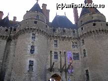 [P03] Castelul Langeais - cele două turnuri falnice care străjuiesc intrarea.  » foto by doina_c24
 - 
<span class="allrVoted glyphicon glyphicon-heart hidden" id="av420226"></span>
<a class="m-l-10 hidden" id="sv420226" onclick="voting_Foto_DelVot(,420226,3364)" role="button">șterge vot <span class="glyphicon glyphicon-remove"></span></a>
<a id="v9420226" class=" c-red"  onclick="voting_Foto_SetVot(420226)" role="button"><span class="glyphicon glyphicon-heart-empty"></span> <b>LIKE</b> = Votează poza</a> <img class="hidden"  id="f420226W9" src="/imagini/loader.gif" border="0" /><span class="AjErrMes hidden" id="e420226ErM"></span>