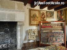 [P36] Castelul Langeais - Tapițerii expuse spre vânzare în magazinul castelului.  » foto by doina_c24
 - 
<span class="allrVoted glyphicon glyphicon-heart hidden" id="av420276"></span>
<a class="m-l-10 hidden" id="sv420276" onclick="voting_Foto_DelVot(,420276,3364)" role="button">șterge vot <span class="glyphicon glyphicon-remove"></span></a>
<a id="v9420276" class=" c-red"  onclick="voting_Foto_SetVot(420276)" role="button"><span class="glyphicon glyphicon-heart-empty"></span> <b>LIKE</b> = Votează poza</a> <img class="hidden"  id="f420276W9" src="/imagini/loader.gif" border="0" /><span class="AjErrMes hidden" id="e420276ErM"></span>