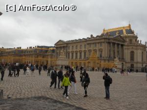 [P06] Palatul Versailles - În curtea marelui palat. » foto by iulianic
 - 
<span class="allrVoted glyphicon glyphicon-heart hidden" id="av1432482"></span>
<a class="m-l-10 hidden" id="sv1432482" onclick="voting_Foto_DelVot(,1432482,3364)" role="button">șterge vot <span class="glyphicon glyphicon-remove"></span></a>
<a id="v91432482" class=" c-red"  onclick="voting_Foto_SetVot(1432482)" role="button"><span class="glyphicon glyphicon-heart-empty"></span> <b>LIKE</b> = Votează poza</a> <img class="hidden"  id="f1432482W9" src="/imagini/loader.gif" border="0" /><span class="AjErrMes hidden" id="e1432482ErM"></span>