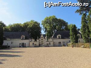 [P09] Cladirile anexa ale castelului, unde se afla casa de bilete, cafeneaua si magazinul de suveniruri.  » foto by ania
 - 
<span class="allrVoted glyphicon glyphicon-heart hidden" id="av693891"></span>
<a class="m-l-10 hidden" id="sv693891" onclick="voting_Foto_DelVot(,693891,3364)" role="button">șterge vot <span class="glyphicon glyphicon-remove"></span></a>
<a id="v9693891" class=" c-red"  onclick="voting_Foto_SetVot(693891)" role="button"><span class="glyphicon glyphicon-heart-empty"></span> <b>LIKE</b> = Votează poza</a> <img class="hidden"  id="f693891W9" src="/imagini/loader.gif" border="0" /><span class="AjErrMes hidden" id="e693891ErM"></span>