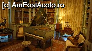 [P35] Biblioteca. Si aici sunt piese de mobilier si obiecte de decor foarte frumoase.  » foto by ania
 - 
<span class="allrVoted glyphicon glyphicon-heart hidden" id="av711038"></span>
<a class="m-l-10 hidden" id="sv711038" onclick="voting_Foto_DelVot(,711038,3364)" role="button">șterge vot <span class="glyphicon glyphicon-remove"></span></a>
<a id="v9711038" class=" c-red"  onclick="voting_Foto_SetVot(711038)" role="button"><span class="glyphicon glyphicon-heart-empty"></span> <b>LIKE</b> = Votează poza</a> <img class="hidden"  id="f711038W9" src="/imagini/loader.gif" border="0" /><span class="AjErrMes hidden" id="e711038ErM"></span>