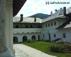 [P03] Manastirea Sinaia » foto by papalito
 - 
<span class="allrVoted glyphicon glyphicon-heart hidden" id="av348768"></span>
<a class="m-l-10 hidden" id="sv348768" onclick="voting_Foto_DelVot(,348768,3372)" role="button">șterge vot <span class="glyphicon glyphicon-remove"></span></a>
<a id="v9348768" class=" c-red"  onclick="voting_Foto_SetVot(348768)" role="button"><span class="glyphicon glyphicon-heart-empty"></span> <b>LIKE</b> = Votează poza</a> <img class="hidden"  id="f348768W9" src="/imagini/loader.gif" border="0" /><span class="AjErrMes hidden" id="e348768ErM"></span>