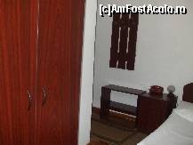 [P02] camera 401 din hotelul Cerbul (Sinaia) - holul cu intrarea (în stânga)  » foto by vanda
 - 
<span class="allrVoted glyphicon glyphicon-heart hidden" id="av364977"></span>
<a class="m-l-10 hidden" id="sv364977" onclick="voting_Foto_DelVot(,364977,3372)" role="button">șterge vot <span class="glyphicon glyphicon-remove"></span></a>
<a id="v9364977" class=" c-red"  onclick="voting_Foto_SetVot(364977)" role="button"><span class="glyphicon glyphicon-heart-empty"></span> <b>LIKE</b> = Votează poza</a> <img class="hidden"  id="f364977W9" src="/imagini/loader.gif" border="0" /><span class="AjErrMes hidden" id="e364977ErM"></span>
