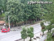 [P09] șoseaua principală și, parțial, intrarea în parcul Ghica din Sinaia, văzute de la etajul 4, din camera pe colț » foto by vanda
 - 
<span class="allrVoted glyphicon glyphicon-heart hidden" id="av364984"></span>
<a class="m-l-10 hidden" id="sv364984" onclick="voting_Foto_DelVot(,364984,3372)" role="button">șterge vot <span class="glyphicon glyphicon-remove"></span></a>
<a id="v9364984" class=" c-red"  onclick="voting_Foto_SetVot(364984)" role="button"><span class="glyphicon glyphicon-heart-empty"></span> <b>LIKE</b> = Votează poza</a> <img class="hidden"  id="f364984W9" src="/imagini/loader.gif" border="0" /><span class="AjErrMes hidden" id="e364984ErM"></span>