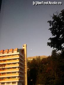 [P01] Vedere de la fereastra spre hotelul Sinaia si muntii din spatele acestuia. » foto by danaches2003
 - 
<span class="allrVoted glyphicon glyphicon-heart hidden" id="av169753"></span>
<a class="m-l-10 hidden" id="sv169753" onclick="voting_Foto_DelVot(,169753,3372)" role="button">șterge vot <span class="glyphicon glyphicon-remove"></span></a>
<a id="v9169753" class=" c-red"  onclick="voting_Foto_SetVot(169753)" role="button"><span class="glyphicon glyphicon-heart-empty"></span> <b>LIKE</b> = Votează poza</a> <img class="hidden"  id="f169753W9" src="/imagini/loader.gif" border="0" /><span class="AjErrMes hidden" id="e169753ErM"></span>