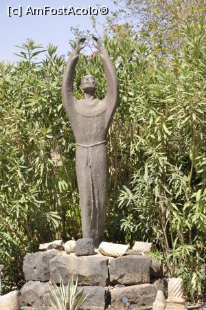 [P02] Statuia lui Francisc de Assisi la Capernaum - Casa Sfintilor Petru si Andrei sau Casa lui Isus - Israel » foto by Diaura*
 - 
<span class="allrVoted glyphicon glyphicon-heart hidden" id="av1060183"></span>
<a class="m-l-10 hidden" id="sv1060183" onclick="voting_Foto_DelVot(,1060183,3380)" role="button">șterge vot <span class="glyphicon glyphicon-remove"></span></a>
<a id="v91060183" class=" c-red"  onclick="voting_Foto_SetVot(1060183)" role="button"><span class="glyphicon glyphicon-heart-empty"></span> <b>LIKE</b> = Votează poza</a> <img class="hidden"  id="f1060183W9" src="/imagini/loader.gif" border="0" /><span class="AjErrMes hidden" id="e1060183ErM"></span>
