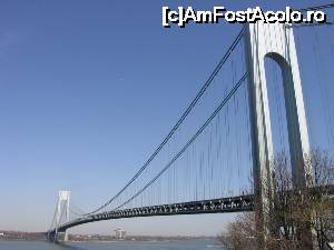 [P04] Podul Verrayano ce leagă Staten Island de metropolă » foto by Marian Preda
 - 
<span class="allrVoted glyphicon glyphicon-heart hidden" id="av679911"></span>
<a class="m-l-10 hidden" id="sv679911" onclick="voting_Foto_DelVot(,679911,3385)" role="button">șterge vot <span class="glyphicon glyphicon-remove"></span></a>
<a id="v9679911" class=" c-red"  onclick="voting_Foto_SetVot(679911)" role="button"><span class="glyphicon glyphicon-heart-empty"></span> <b>LIKE</b> = Votează poza</a> <img class="hidden"  id="f679911W9" src="/imagini/loader.gif" border="0" /><span class="AjErrMes hidden" id="e679911ErM"></span>