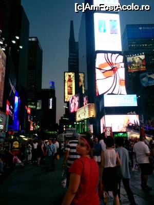 [P09] Viaţa de noapte pe Times Square » foto by Marian Preda
 - 
<span class="allrVoted glyphicon glyphicon-heart hidden" id="av679919"></span>
<a class="m-l-10 hidden" id="sv679919" onclick="voting_Foto_DelVot(,679919,3385)" role="button">șterge vot <span class="glyphicon glyphicon-remove"></span></a>
<a id="v9679919" class=" c-red"  onclick="voting_Foto_SetVot(679919)" role="button"><span class="glyphicon glyphicon-heart-empty"></span> <b>LIKE</b> = Votează poza</a> <img class="hidden"  id="f679919W9" src="/imagini/loader.gif" border="0" /><span class="AjErrMes hidden" id="e679919ErM"></span>