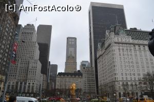 [P02] Vedere dispre intrarea in Parc Central in dreapta Hotelul Plaza acolo unde s-a filmat Home Alone 2 » foto by AZE
 - 
<span class="allrVoted glyphicon glyphicon-heart hidden" id="av718303"></span>
<a class="m-l-10 hidden" id="sv718303" onclick="voting_Foto_DelVot(,718303,3385)" role="button">șterge vot <span class="glyphicon glyphicon-remove"></span></a>
<a id="v9718303" class=" c-red"  onclick="voting_Foto_SetVot(718303)" role="button"><span class="glyphicon glyphicon-heart-empty"></span> <b>LIKE</b> = Votează poza</a> <img class="hidden"  id="f718303W9" src="/imagini/loader.gif" border="0" /><span class="AjErrMes hidden" id="e718303ErM"></span>