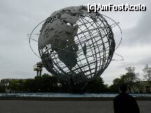 [P03] In Flushing Meadows–Corona Park din Queens era aceasta sculptura uriasa » foto by miha_t
 - 
<span class="allrVoted glyphicon glyphicon-heart hidden" id="av289205"></span>
<a class="m-l-10 hidden" id="sv289205" onclick="voting_Foto_DelVot(,289205,3385)" role="button">șterge vot <span class="glyphicon glyphicon-remove"></span></a>
<a id="v9289205" class=" c-red"  onclick="voting_Foto_SetVot(289205)" role="button"><span class="glyphicon glyphicon-heart-empty"></span> <b>LIKE</b> = Votează poza</a> <img class="hidden"  id="f289205W9" src="/imagini/loader.gif" border="0" /><span class="AjErrMes hidden" id="e289205ErM"></span>