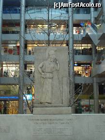 [P37] Interiorul la parter al mall-ului Athena » foto by ileanaxperta*
 - 
<span class="allrVoted glyphicon glyphicon-heart hidden" id="av18407"></span>
<a class="m-l-10 hidden" id="sv18407" onclick="voting_Foto_DelVot(,18407,3394)" role="button">șterge vot <span class="glyphicon glyphicon-remove"></span></a>
<a id="v918407" class=" c-red"  onclick="voting_Foto_SetVot(18407)" role="button"><span class="glyphicon glyphicon-heart-empty"></span> <b>LIKE</b> = Votează poza</a> <img class="hidden"  id="f18407W9" src="/imagini/loader.gif" border="0" /><span class="AjErrMes hidden" id="e18407ErM"></span>