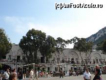[P14] O zi în Gibraltar - Grand Casemates Square » foto by nicole33
 - 
<span class="allrVoted glyphicon glyphicon-heart hidden" id="av466276"></span>
<a class="m-l-10 hidden" id="sv466276" onclick="voting_Foto_DelVot(,466276,3397)" role="button">șterge vot <span class="glyphicon glyphicon-remove"></span></a>
<a id="v9466276" class=" c-red"  onclick="voting_Foto_SetVot(466276)" role="button"><span class="glyphicon glyphicon-heart-empty"></span> <b>LIKE</b> = Votează poza</a> <img class="hidden"  id="f466276W9" src="/imagini/loader.gif" border="0" /><span class="AjErrMes hidden" id="e466276ErM"></span>