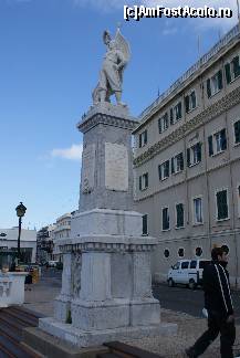 [P33] Gibraltar War Memorial » foto by Costi
 - 
<span class="allrVoted glyphicon glyphicon-heart hidden" id="av198094"></span>
<a class="m-l-10 hidden" id="sv198094" onclick="voting_Foto_DelVot(,198094,3397)" role="button">șterge vot <span class="glyphicon glyphicon-remove"></span></a>
<a id="v9198094" class=" c-red"  onclick="voting_Foto_SetVot(198094)" role="button"><span class="glyphicon glyphicon-heart-empty"></span> <b>LIKE</b> = Votează poza</a> <img class="hidden"  id="f198094W9" src="/imagini/loader.gif" border="0" /><span class="AjErrMes hidden" id="e198094ErM"></span>