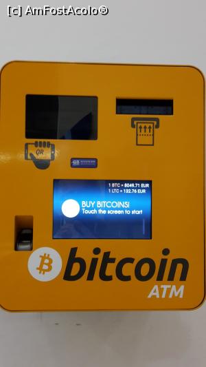 [P17] Bancomat la Mall in Sliema » foto by Nicu
 - 
<span class="allrVoted glyphicon glyphicon-heart hidden" id="av1042214"></span>
<a class="m-l-10 hidden" id="sv1042214" onclick="voting_Foto_DelVot(,1042214,3405)" role="button">șterge vot <span class="glyphicon glyphicon-remove"></span></a>
<a id="v91042214" class=" c-red"  onclick="voting_Foto_SetVot(1042214)" role="button"><span class="glyphicon glyphicon-heart-empty"></span> <b>LIKE</b> = Votează poza</a> <img class="hidden"  id="f1042214W9" src="/imagini/loader.gif" border="0" /><span class="AjErrMes hidden" id="e1042214ErM"></span>
