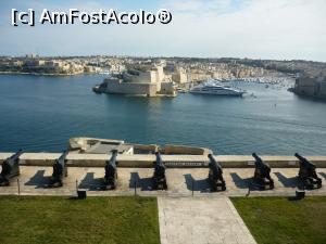 [P02] Poza facuta in Valletta, pe cealalta parte este alt oras.  » foto by Nicu
 - 
<span class="allrVoted glyphicon glyphicon-heart hidden" id="av1042199"></span>
<a class="m-l-10 hidden" id="sv1042199" onclick="voting_Foto_DelVot(,1042199,3405)" role="button">șterge vot <span class="glyphicon glyphicon-remove"></span></a>
<a id="v91042199" class=" c-red"  onclick="voting_Foto_SetVot(1042199)" role="button"><span class="glyphicon glyphicon-heart-empty"></span> <b>LIKE</b> = Votează poza</a> <img class="hidden"  id="f1042199W9" src="/imagini/loader.gif" border="0" /><span class="AjErrMes hidden" id="e1042199ErM"></span>