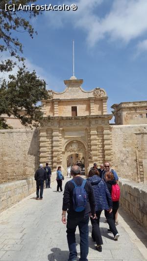 [P10] Poarta principala din Mdina » foto by adrianaglogo
 - 
<span class="allrVoted glyphicon glyphicon-heart hidden" id="av978573"></span>
<a class="m-l-10 hidden" id="sv978573" onclick="voting_Foto_DelVot(,978573,3405)" role="button">șterge vot <span class="glyphicon glyphicon-remove"></span></a>
<a id="v9978573" class=" c-red"  onclick="voting_Foto_SetVot(978573)" role="button"><span class="glyphicon glyphicon-heart-empty"></span> <b>LIKE</b> = Votează poza</a> <img class="hidden"  id="f978573W9" src="/imagini/loader.gif" border="0" /><span class="AjErrMes hidden" id="e978573ErM"></span>