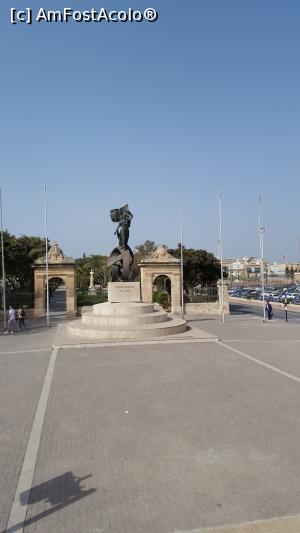 [P03] Monumentul independentei din Floriana » foto by adrianaglogo
 - 
<span class="allrVoted glyphicon glyphicon-heart hidden" id="av982177"></span>
<a class="m-l-10 hidden" id="sv982177" onclick="voting_Foto_DelVot(,982177,3405)" role="button">șterge vot <span class="glyphicon glyphicon-remove"></span></a>
<a id="v9982177" class=" c-red"  onclick="voting_Foto_SetVot(982177)" role="button"><span class="glyphicon glyphicon-heart-empty"></span> <b>LIKE</b> = Votează poza</a> <img class="hidden"  id="f982177W9" src="/imagini/loader.gif" border="0" /><span class="AjErrMes hidden" id="e982177ErM"></span>