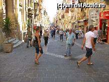 [P06] O plimbare prin capitala Valetta, pe strazile pline de magazine, terase si de agitatia turistilor in cautare de suveniruri » foto by myosothis
 - 
<span class="allrVoted glyphicon glyphicon-heart hidden" id="av132996"></span>
<a class="m-l-10 hidden" id="sv132996" onclick="voting_Foto_DelVot(,132996,3405)" role="button">șterge vot <span class="glyphicon glyphicon-remove"></span></a>
<a id="v9132996" class=" c-red"  onclick="voting_Foto_SetVot(132996)" role="button"><span class="glyphicon glyphicon-heart-empty"></span> <b>LIKE</b> = Votează poza</a> <img class="hidden"  id="f132996W9" src="/imagini/loader.gif" border="0" /><span class="AjErrMes hidden" id="e132996ErM"></span>