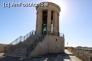 [P27] Valletta, Memorialul ridicat în cinstea celor ce au luptat în cel de-al doilea război mondial și Clopotul de Asediu » foto by mprofeanu
 - 
<span class="allrVoted glyphicon glyphicon-heart hidden" id="av1273498"></span>
<a class="m-l-10 hidden" id="sv1273498" onclick="voting_Foto_DelVot(,1273498,3405)" role="button">șterge vot <span class="glyphicon glyphicon-remove"></span></a>
<a id="v91273498" class=" c-red"  onclick="voting_Foto_SetVot(1273498)" role="button"><span class="glyphicon glyphicon-heart-empty"></span> <b>LIKE</b> = Votează poza</a> <img class="hidden"  id="f1273498W9" src="/imagini/loader.gif" border="0" /><span class="AjErrMes hidden" id="e1273498ErM"></span>